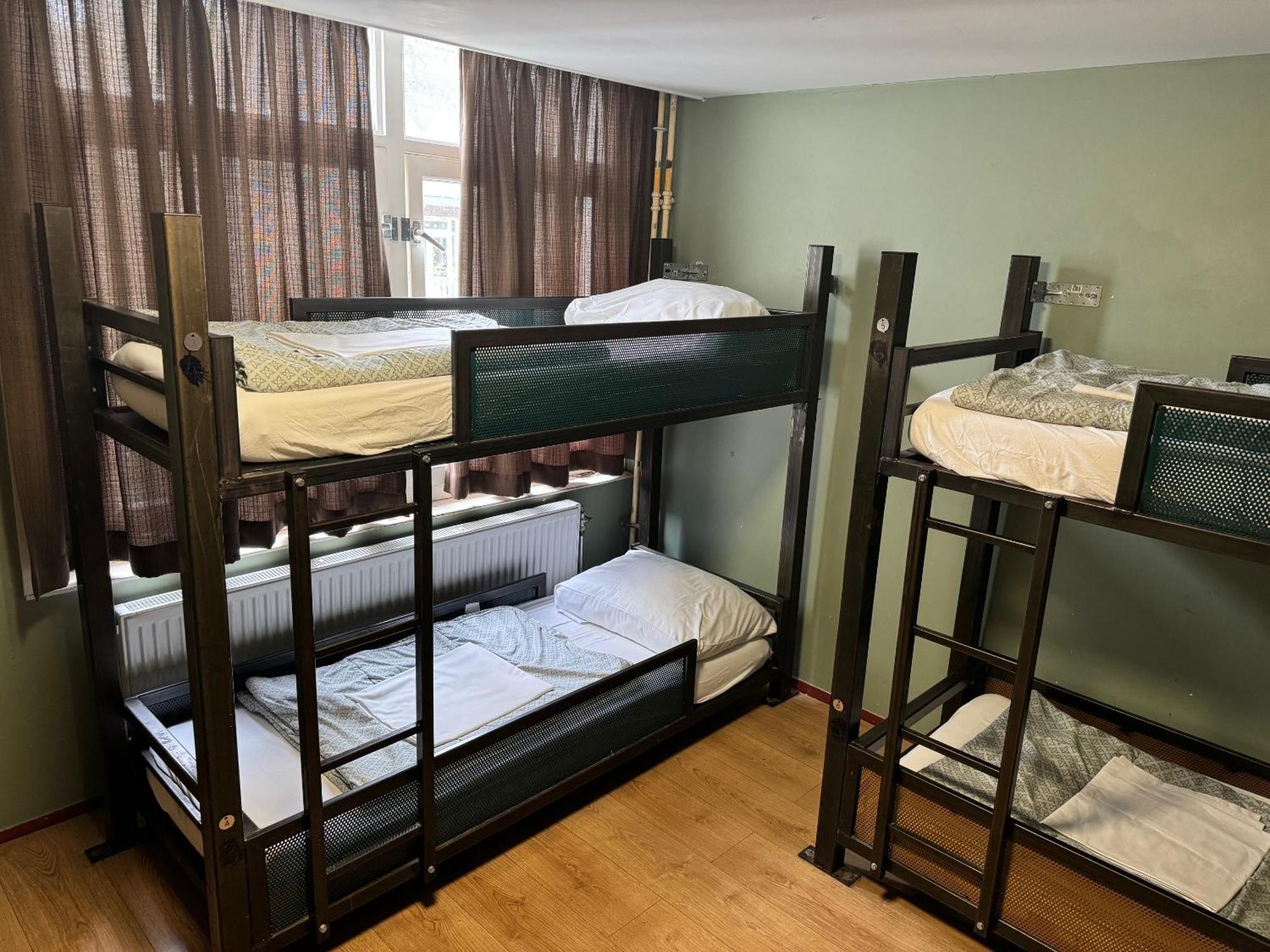 Amsterdam Hostel Uptown Экстерьер фото