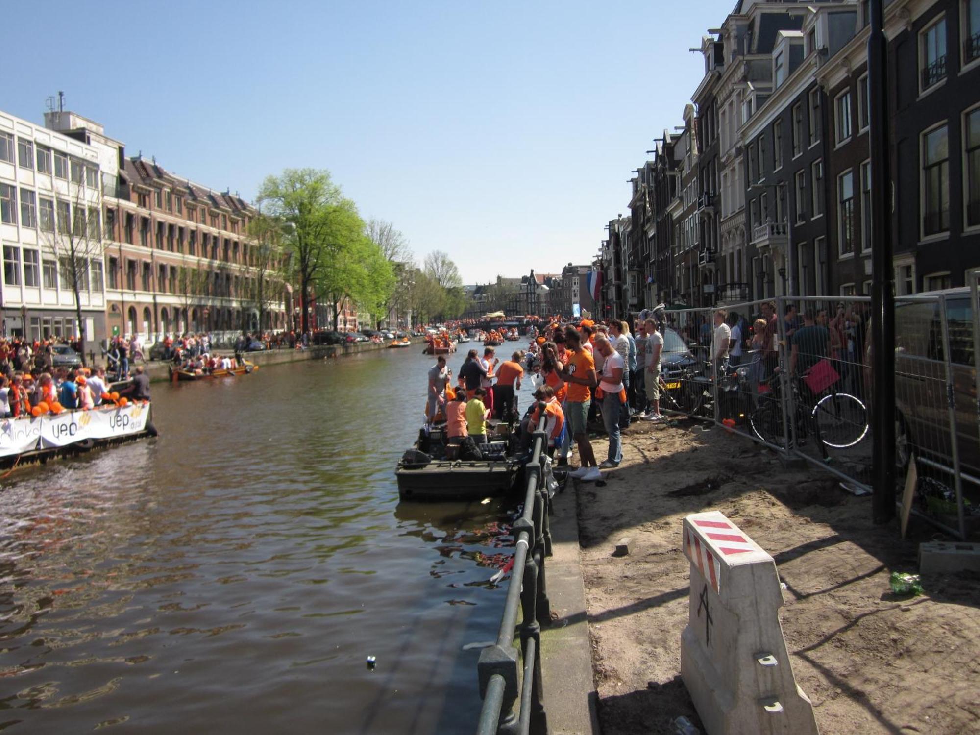 Amsterdam Hostel Uptown Экстерьер фото