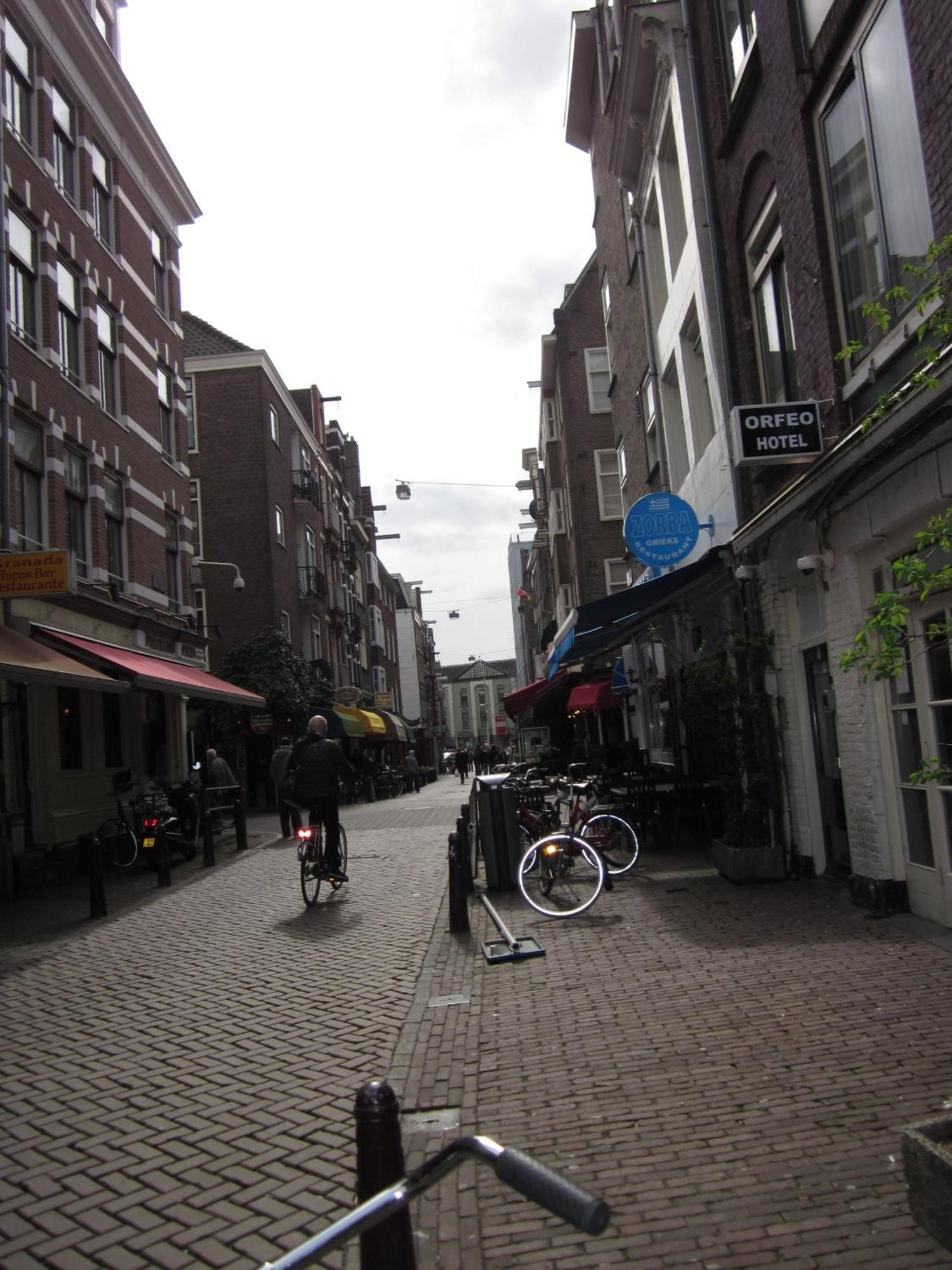 Amsterdam Hostel Uptown Экстерьер фото